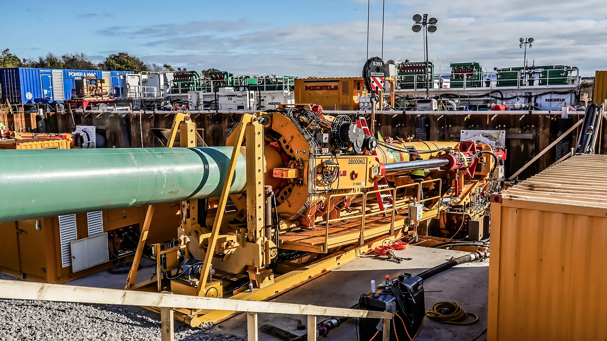 A large diameter pipe inserted in a Direct Pipe machine.